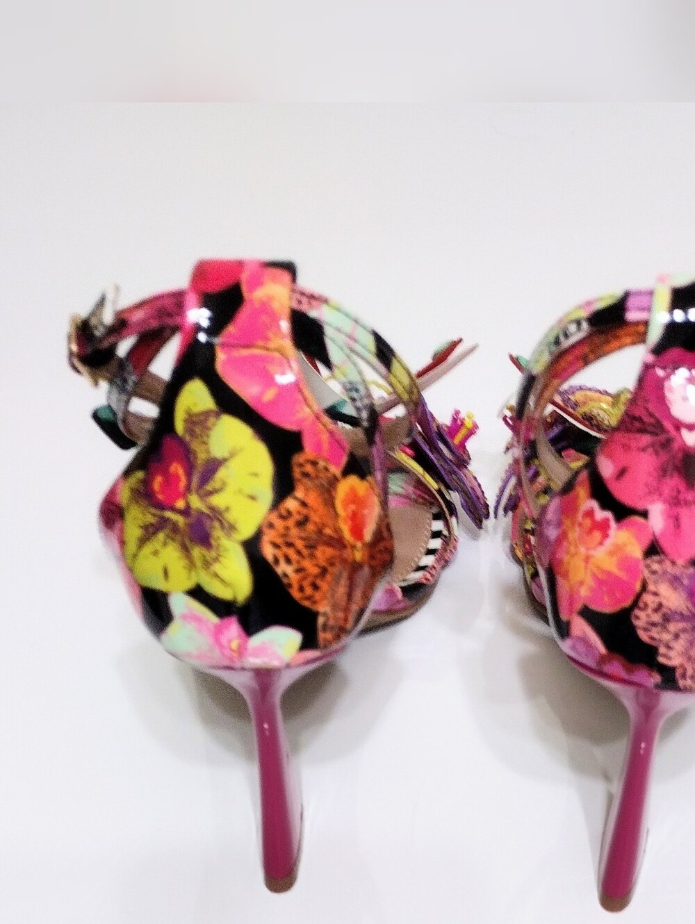 Betsey Johnson Sz 6.5 Chic Multicolor Floral Butterfly Appliqué Heels - Picture 2 of 14